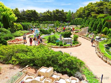 Cockington Green Gardens, Nicholls, Australian Capital Territory